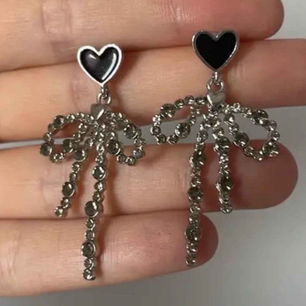 Vintage feel S925 Sterling Silver plated Heart and Bow earrings. New. - Picture 8 of 11